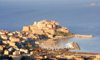 Louer une voiture à calvi